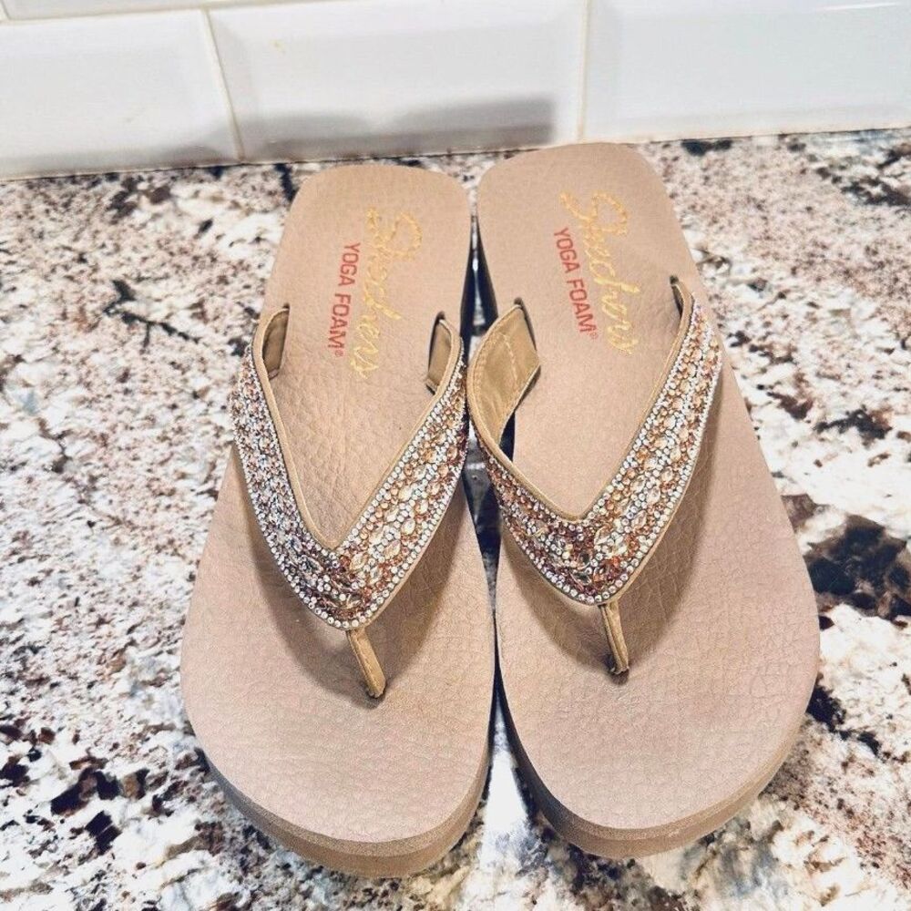 Skecher Yoga Foam Sandals Size 10